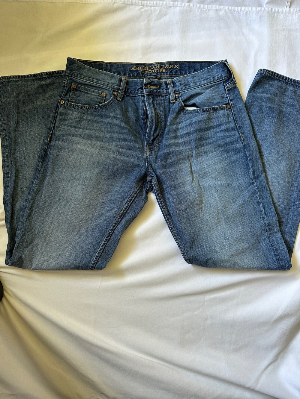 American Eagle Outfitters Men’s Mid Blue Straight Jeans